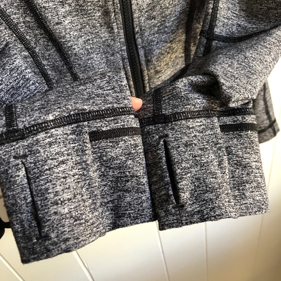 Lululemon define jacket size 4 - Picture 7 of 9